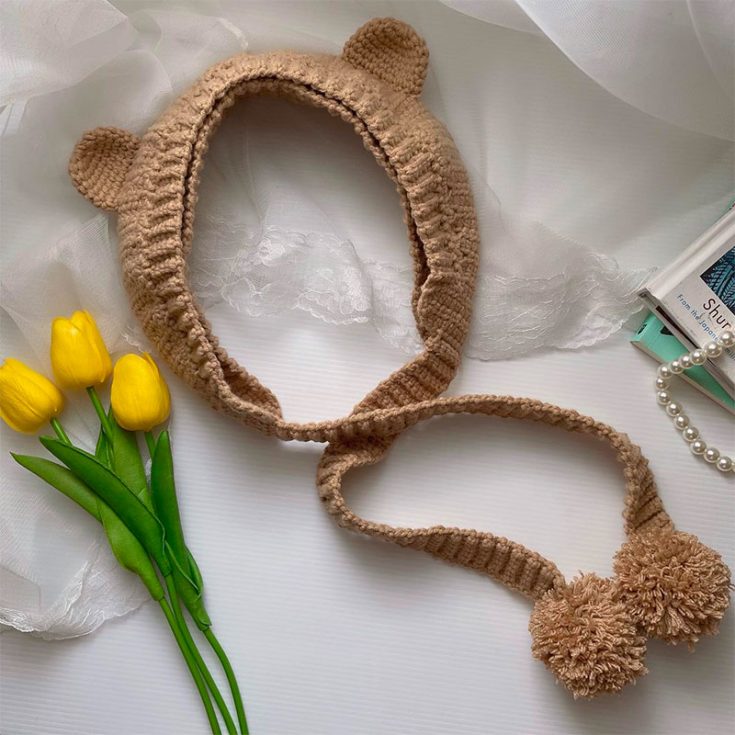 Winter doesn't have to be dull and boring. Brighten up your days with this adorable bear crochet earmuffs. The video tutorial will guide you on how to crochet the ear warmer and transform it into a cute little bear.
