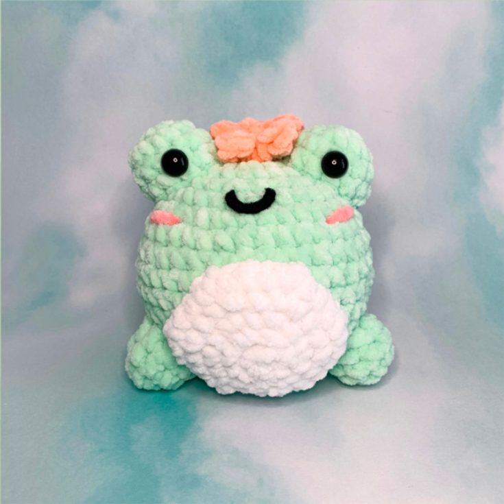 little crochet frog