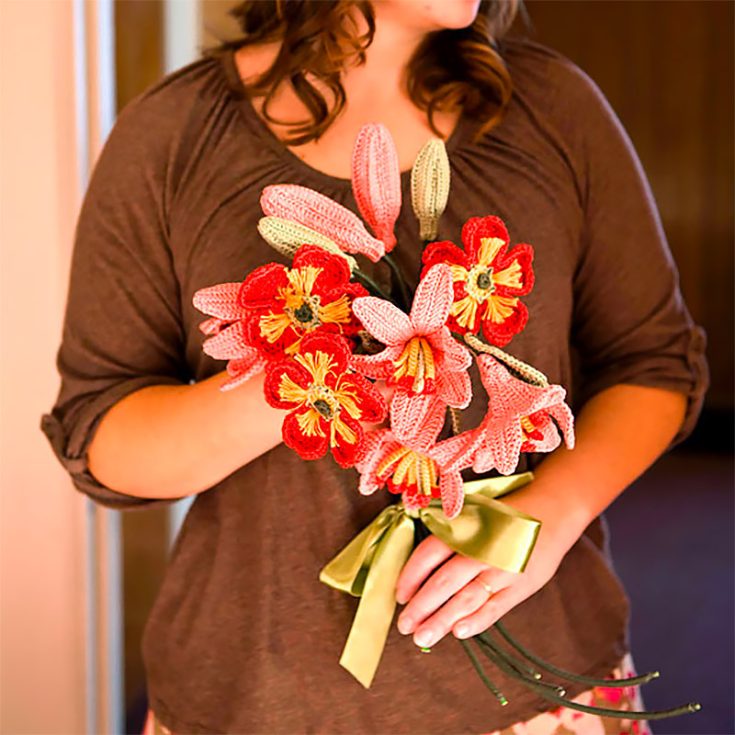 These delightful lilies are an intermediate-level project. This is also a slightly bigger project with flowers ranging from 10&frac12; tall to 19&frac12; tall.