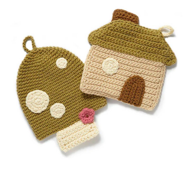 Bring the element of cottage core into your kitchen and dining tables with the lovely crochet mushroom potholder pattern.