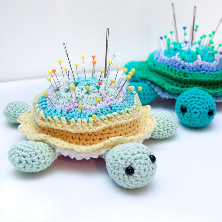Isn't it great to have a practical turtle crochet that acts as a pincushion? This will definitely make you want to sew more.