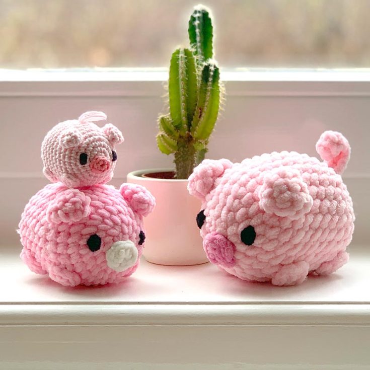 Some of us prefer tiny miniature crochet pigs as keychains. The best thing about small projects like this is that it only takes no more than an hour.