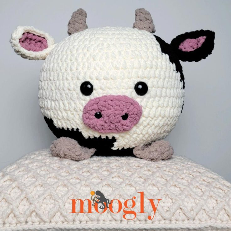 With approximately 10&rdquo; of squish-able cow plushie to hug, who can resist? This crochet cow pattern uses super bulky yarn and fiberfill to make it extra cuddly.
