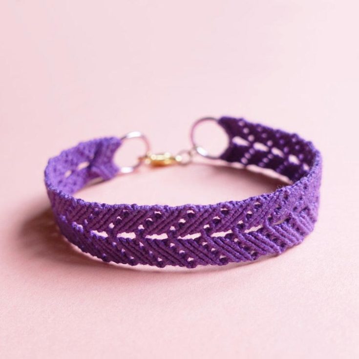 This openwork macrame bracelet is beyond gorgeous. It looks delicate and lovely with its light and lacy appearance.