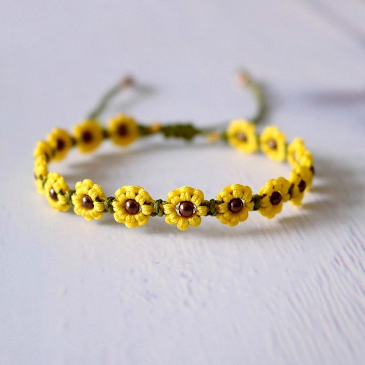 Besides being a cute addition to any outfit, making your own flower bracelet is a great way to unwind after a long day.