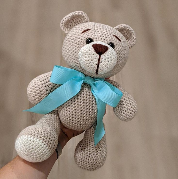 This beautiful free teddy bear crochet pattern is the classic teddy bear that everyone needs in their lives! It's made using a size G crochet hook using Bernat softee baby cotton yarn for the softest cuddles