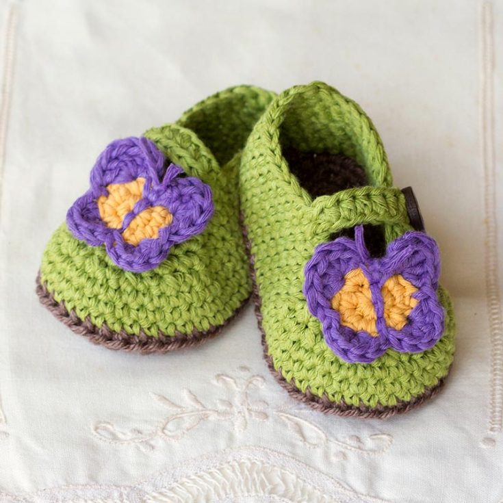 Little ones will enjoy exploring the outdoors in these soft and comfortable crocheted baby booties! This pattern comes in two sizes: 0-6 months and 6-12 months.