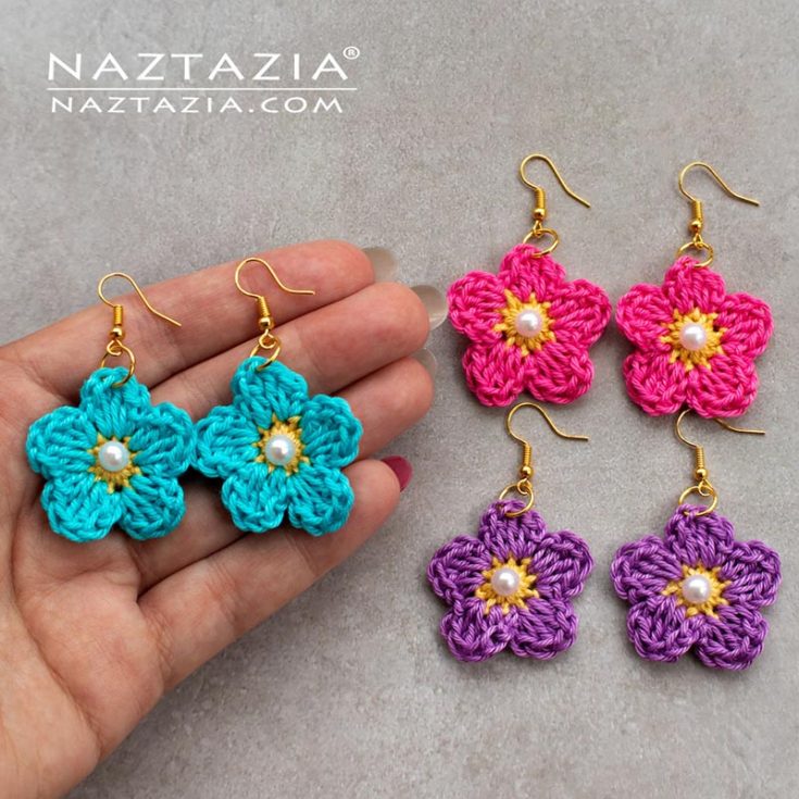 These pretty flowers are such simple yet fantastic everyday additions to your wardrobes and would be a crowd-pleaser if making for a friend! Customize them to your liking, and you'll have a garden full of these beauties.