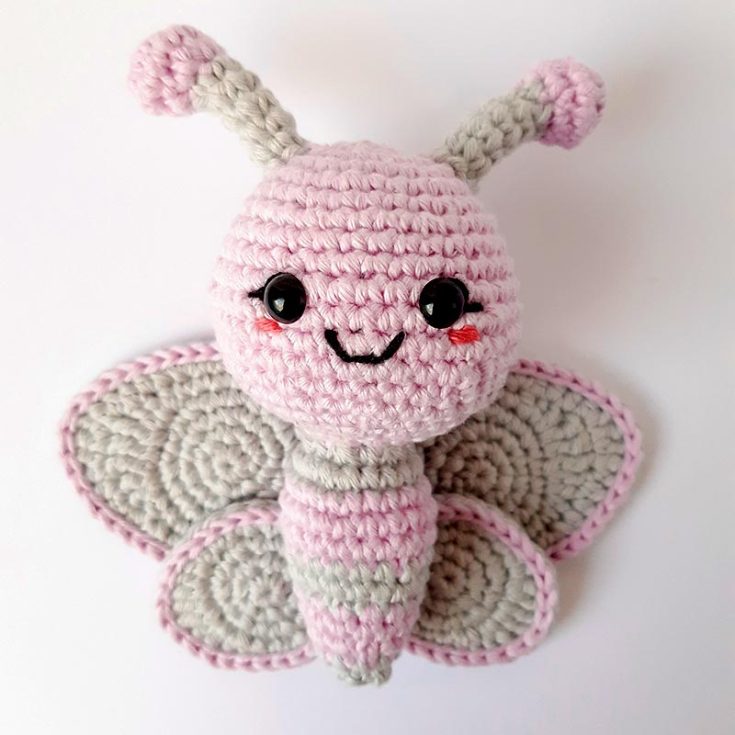 Meet Eliie the butterfly! This pretty butterfly crochet doll is 13cm /5.1 inches from the tip of the antennas to the bottom.