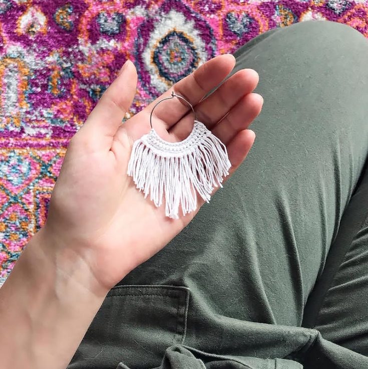 With only a single crochet, you'll be able to create these fringe beauties. A great quick project as well to make memorable, meaningful gifts for your friends.
