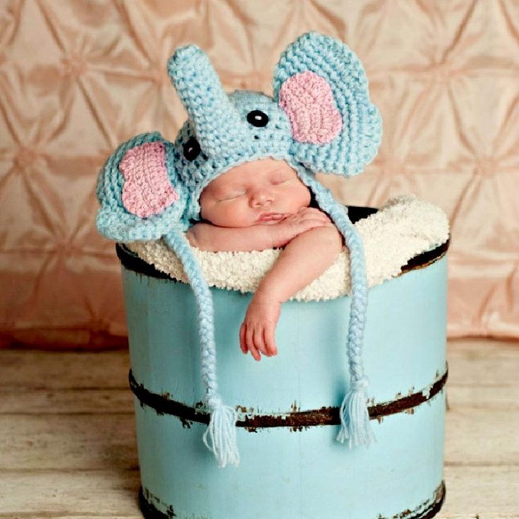 This free yet adorable elephant crochet baby hat will make a wonderful prop for baby photoshoots or to keep them warm and cute. It comes in sizes for newborns up to 9 months old.