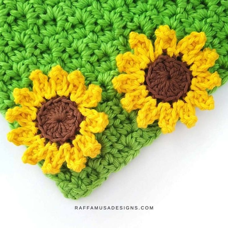 Not feeling very adventurous? This small yet dainty sunflower applique is a great beginner's crochet project. The finished product will measure around 2.2&Prime; (5.5 cm), which will be a great embellishment for other projects or items you already own!
