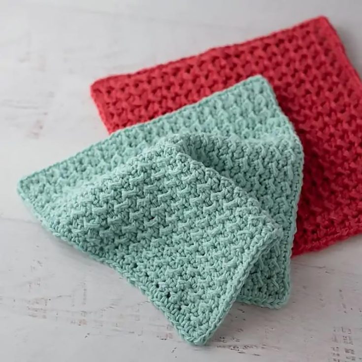 This washcloth is simple but beautiful. It uses the Even Moss Stitch, which incorporates the chain stitch, Slip Stitch, and Half Double Crochet. For a cleaner finish, use an&nbsp;invisible join&nbsp;at the very end. The size is approximately 8.5&Prime; x 8.5&Prime;.
