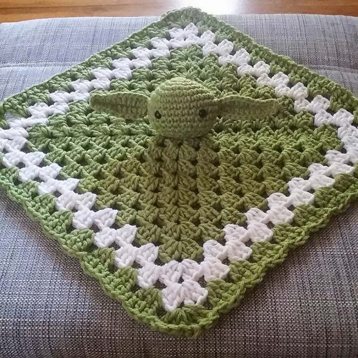 This free baby Yoda granny square pattern will make a wonderful child's toy. The little Yoda popping up is perfect for little hands to grip. It's also an avid beginner to intermediate level pattern because the written instructions are not as detailed.