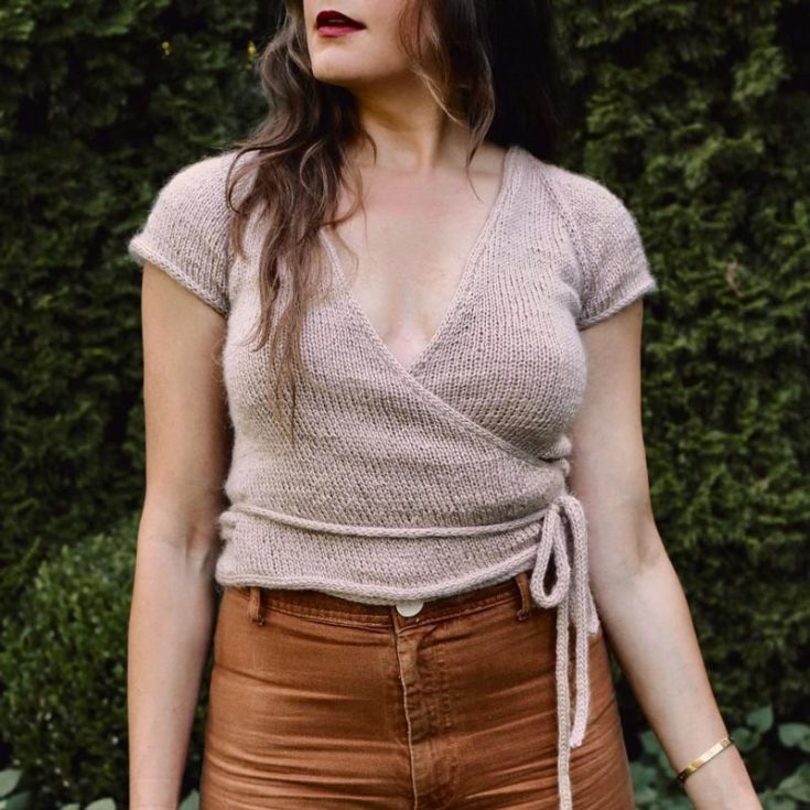 If you love keeping up with the current fashion trends, you are definitely familiar with the Coquette aesthetic, which is very sought-after in the market right now. We love this simple yet complex cropped cardigan top that is curve-hugging and romantic to wear. Pair this top with a mini skirt and red Mary Janes or maroon platform heels to soak in the Lana Del Rey vibes. Size: XS - 5XL Skill Level: Advanced
