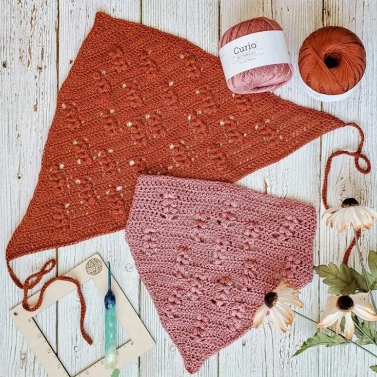 Made with some fingering weight yarn, this Barley Bandana comes in 3 sizes: toddler, child, and adult, making it a wonderful warm weather piece for everyone.