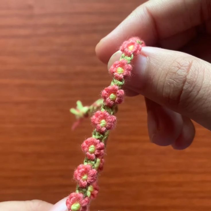 Discover the magic of making friendship bracelets with this astonishing flower daisy design. We just had to include this on the list because of how beautiful it looks, and it adds a whole different twist to making bracelets. You would usually find these in stores, but now you can learn to make your own. Follow the tutorial in the video and begin crafting memories with your friends today!