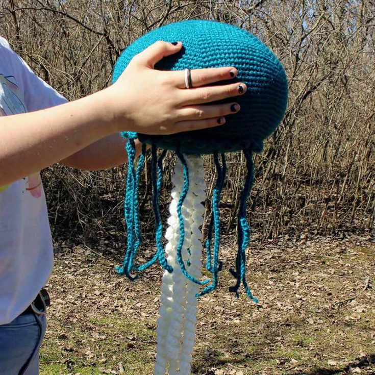 Looking for something big? Big enough to cuddle and hug? This giant jellyfish made using lots of stuffing will do the trick!