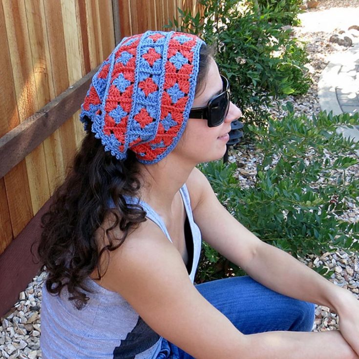 Here is another fun, exciting, and creative bandana to pair with plain outfits to elevate them. All you need to make this lovely pattern is granny squares, chains, single crochet, double crochet, and the Picot stitch.