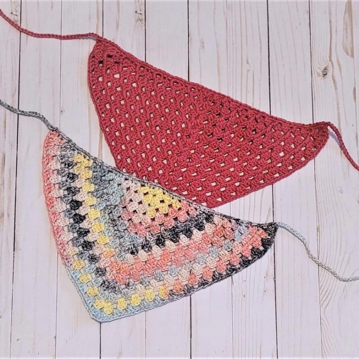 Have a look at this fabulous design! This easy pattern takes about 85 yards of yarn, and the final result measures up to 14" in size, but it is adjustable according to your sizing. Try it out now!