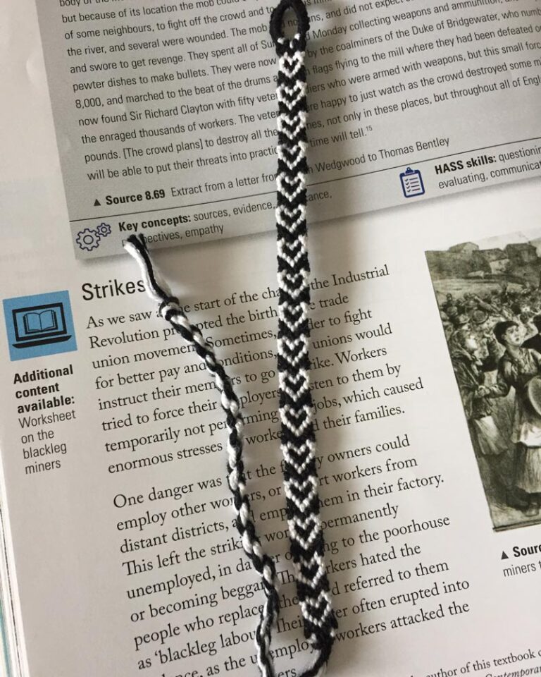 31 Friendship Bracelet Patterns For Besties • Made From Yarn