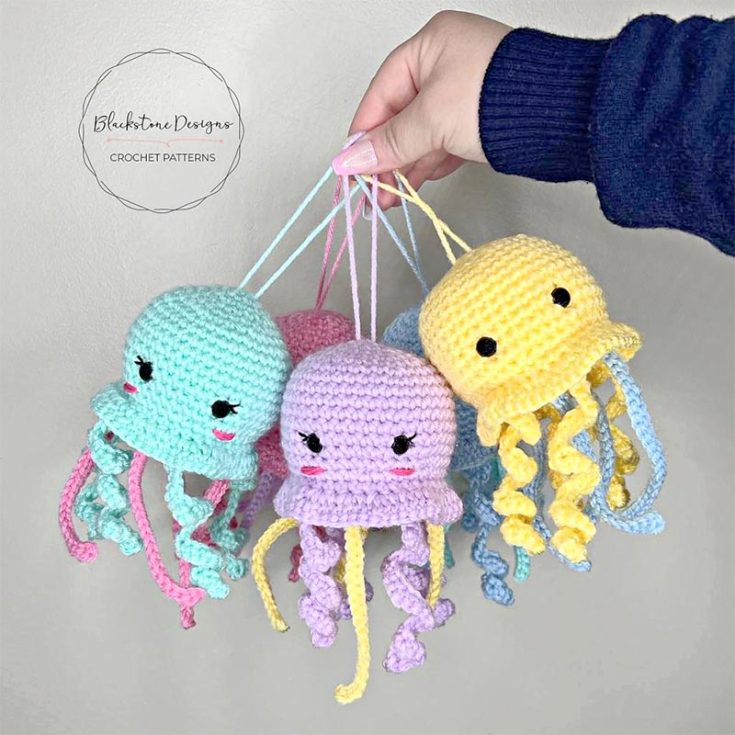 This adorable jellyfish amigurumi would make a great toy for any sea life-loving kiddo! This jellyfish has a rounder head and shorter tentacles giving it an overall rounder look that makes it terribly adorable.