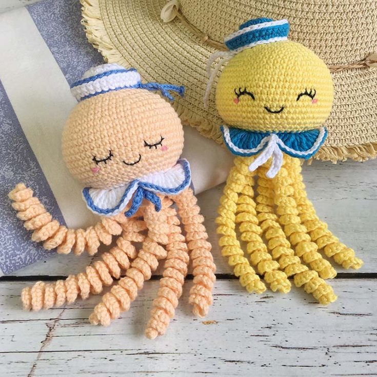 This beginner friendly jellyfish pattern features a little happy jellyfish wearing a sailors hat and scarf. He's ready to sail away and be free in the ocean. Feel free to customize the colors and his expressions to your liking.