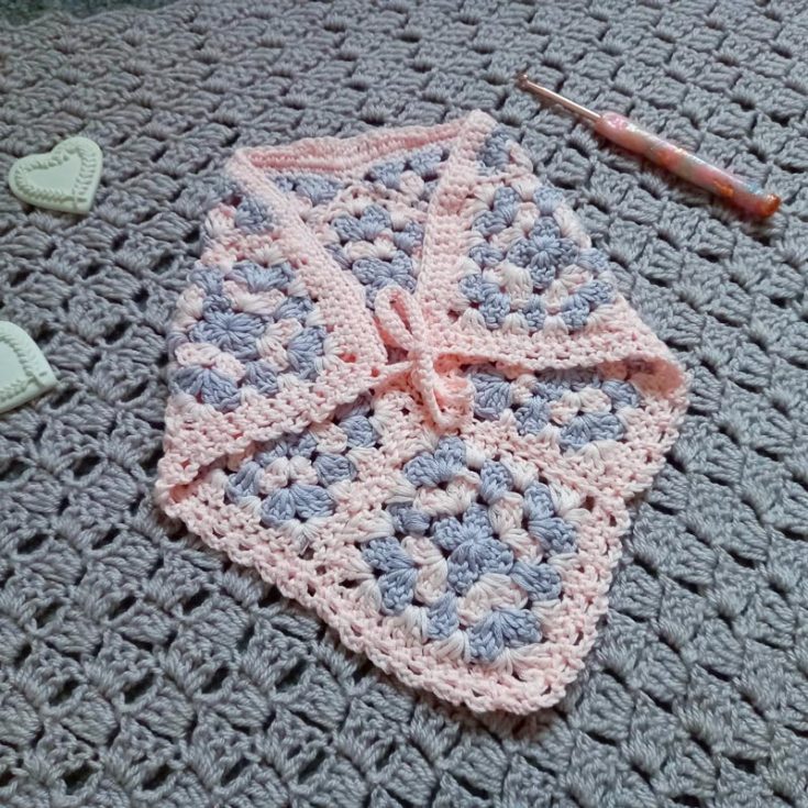 The Tatiana Headscarf is femininity and elegance all wrapped into one! Follow along to the YouTube video to travel back in time and learn to make this vintage crochet bandana pattern. This easy pattern measures 11&rdquo;x15,5&rdquo; (28&times;40 cm).