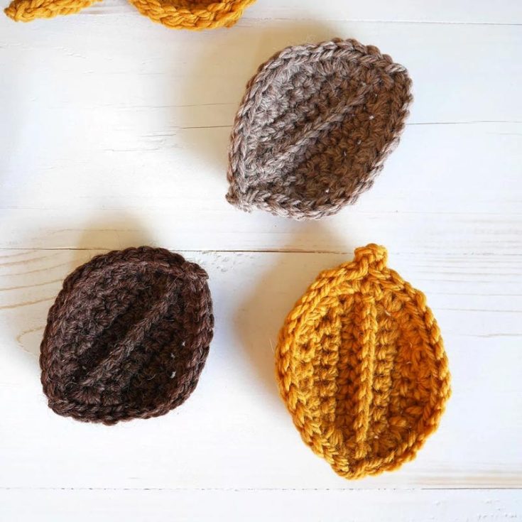Get excited as you start gathering the supplies to make these crochet autumn leaves to embellish your house for the upcoming fall season.