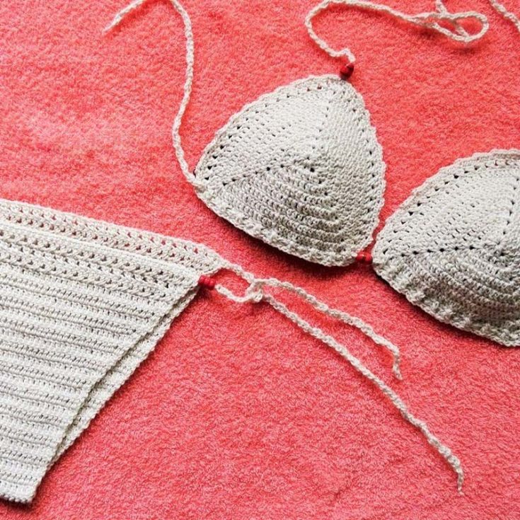 Here is a video tutorial on how to crochet a matching set of bikini tops and bottoms for your summer adventures. The sizes are as follows: Bra Cup size &ndash; B Bikini Bottom &ndash; M (medium)