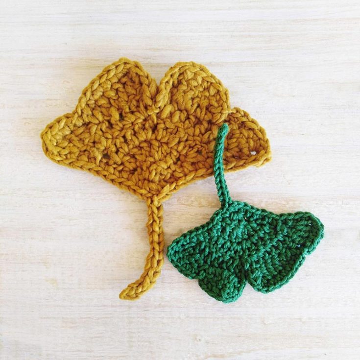 The ginkgo is a distinct two-lobed fan-shaped leaf that turns golden during fall. It's a Chinese leaf pattern from one of the oldest living tree species&nbsp;in the world. It's quick and easy and can be used in many aspects!