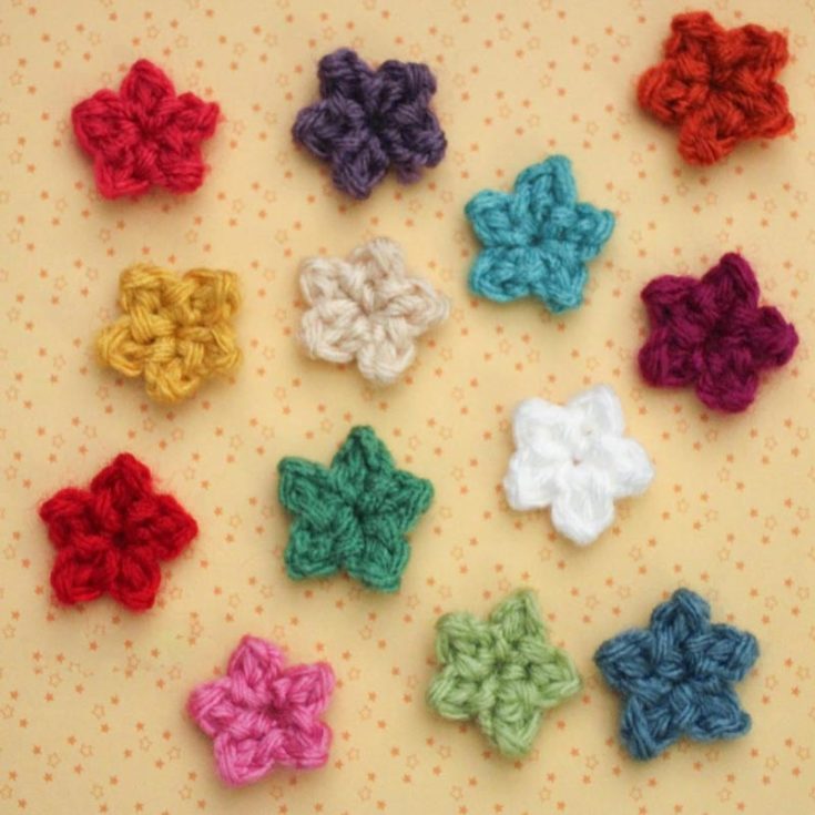 Check out this bowl of teeny tiny little crochet stars! Instead of using foam to fill up gift boxes, why not use these tiny stars that are so adorable and reusable?