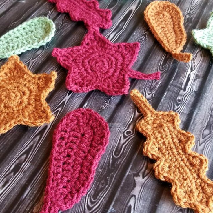 This three-in-one tutorial features three beautiful leaf patterns- an oak leaf, a star leaf, and an obloid-like shape leaf. It is the perfect set for your upcoming fall collection.