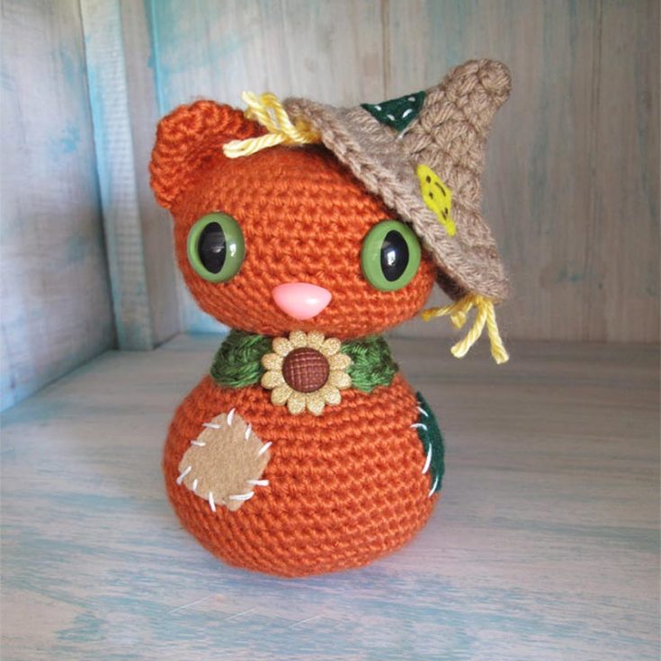Get into the holiday spirit of Halloween with this adorable amigurumi scarecrow kitty. It&rsquo;s an intermediate design, and you can also crochet the cute little crow to be the cat&rsquo;s companion. All you need to do now is download the free pattern, and you&rsquo;re all set!&nbsp;
