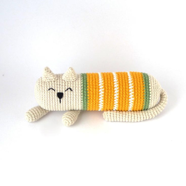 Imagine placing Arturo, the sleepy cat, on your mantlepiece&mdash;such a picturesque home view. Arturo can also be used as a mini bolster to cuddle. Learn how to make him with this beginner-friendly pattern.