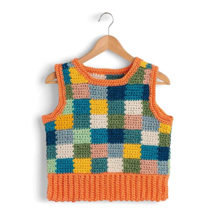 Who says that winter can't be fun and colorful? This is a vibrant color block crochet vest pattern that you should not miss! It comes in sizes XS-5XL, plus it's beginner-friendly.