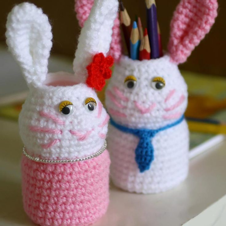 Here is a practical rabbit crochet pattern for you - a bunny pencil holder! Who knew crochet could be used to make a pencil holder? This is an easy project that can be finished within 2 hours!
