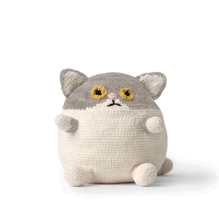 Don't we all love fat little cats? Make this irresistibly soft and cozy toy stitched almost entirely in the round using the single crochet stitch. Pattern offers two colorways to inspire, but you can create any personality for your fat little feline!