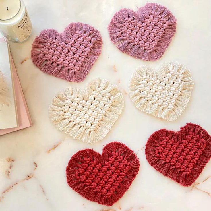 If you&rsquo;re looking for Valentine-themed decor, this video tutorial is just what you need! Make it for a friend for Galentines or your partner as a thoughtful handmade gift. It&rsquo;s made with only square knots and the lark&rsquo;s head knot, so it&rsquo;s pretty simple. Try it out now!