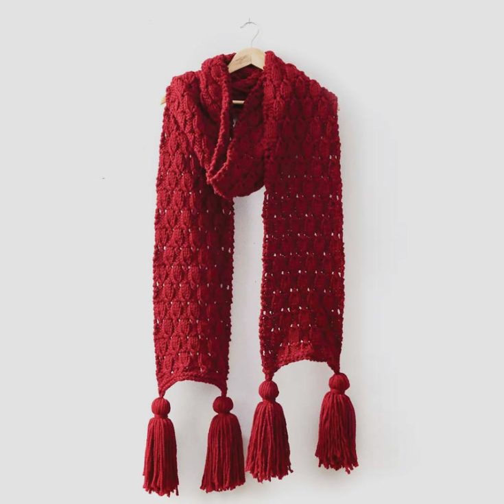This easy project uses chunky yarn to create an extra-large, ultra-warm, stylish, and fashionable scarf! Perfect for beginners and seasoned knitters alike, this project promises a quick, satisfying experience and a beautifully dramatic accessory to keep you warm. Just follow the simple instructions, and you&rsquo;ll have the perfect scarf for any occasion.