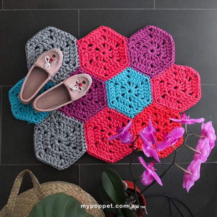 Have fun making this chunky hexagonal crochet rug pattern. Use different colored hexagon pieces, then join them for a vibrant addition to your space.