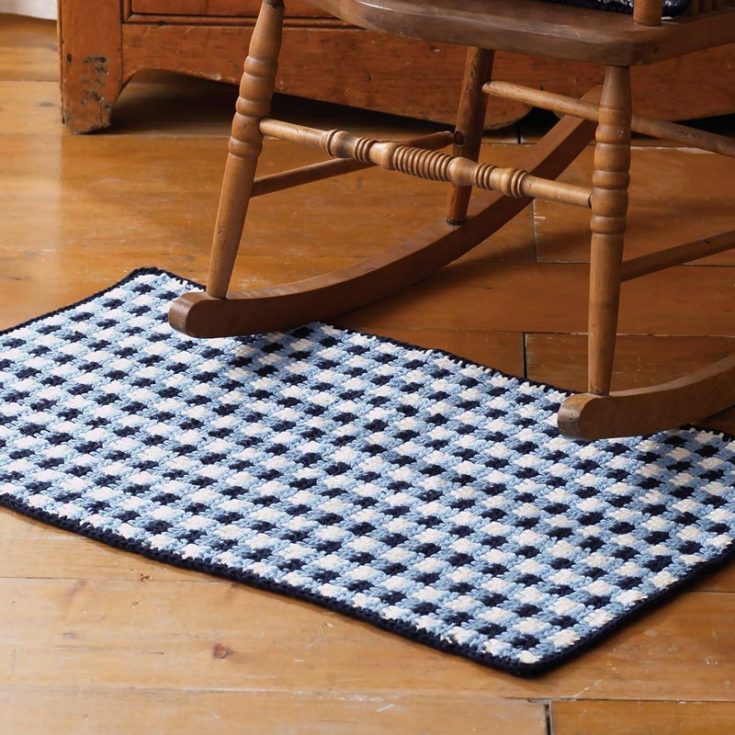 Gingham has always been a classic comfort pattern. Make it in blue or red gingham hues to cozy up your home. This is an easy pattern that is ideal for beginners.