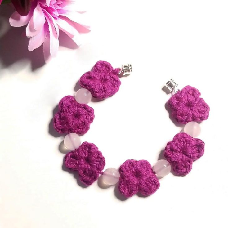 This lovely butterfly crochet bracelet provides some dimension and a unique shape to the bracelet. Another fun aspect is that it uses a magnetic fastening, which is much easier than a standard jewelry clasp!