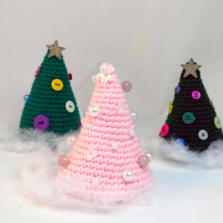 This adorable 3D tree is decorated with buttons you can easily find lying around your house unused. Isn't it a tremendous up-cycle crochet pattern? It's an easy pattern that can be made within an hour, and it comes with a video tutorial, making it great for beginners to follow!