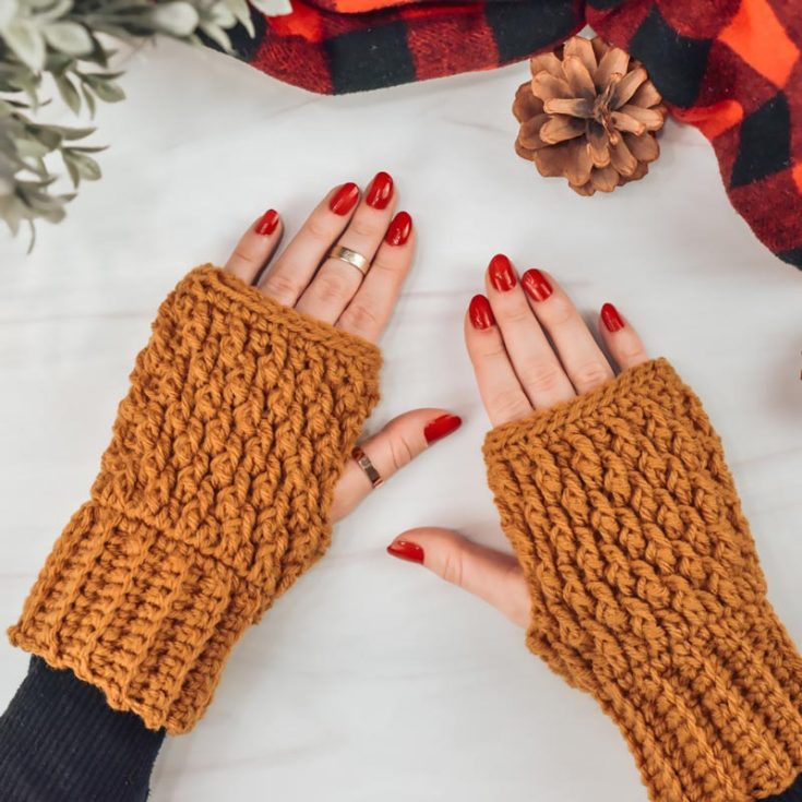 This country cottage holiday fingerless glove pattern is easy to make and great for beginners. It's such a gorgeous pattern, and it comes in three different sizes in the video tutorial.
