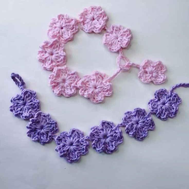 Are you looking for simpler and more floral crochet bracelet patterns? This pattern may be the one for you! Follow this easy YouTube video to learn how to make these easily.