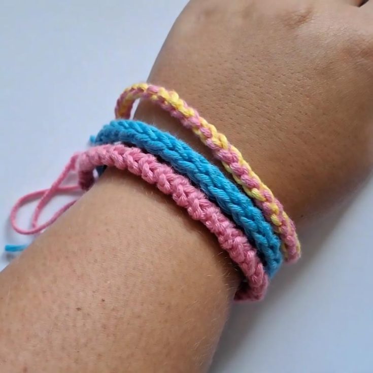 Learn how to make three friendship bracelets for 2-3 friends in one video. The video clearly explains how to crochet each of them, making them easy for beginners. Don't they look adorable?