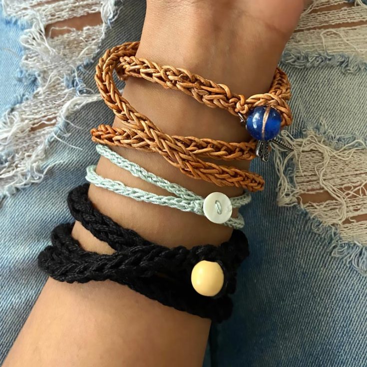 Here's a quick and easy bracelet that would be a fantastic project to make with your friends over the summer! Crocheting leather cords give it a cool and sophisticated finished look. Give it a shot!