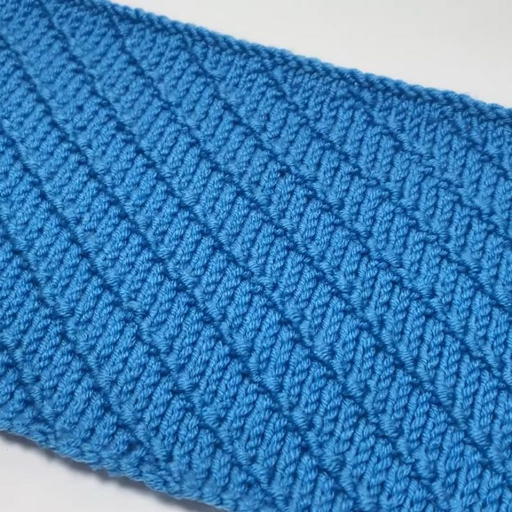 The Diagonal Seed Stitch is a 6-row repeat pattern slightly different from the classic Seed Stitch, and it has bumps or seed-like texture in diagonal rows on a Stockinette Stitch background. It&rsquo;s a great project for adventurous beginners.