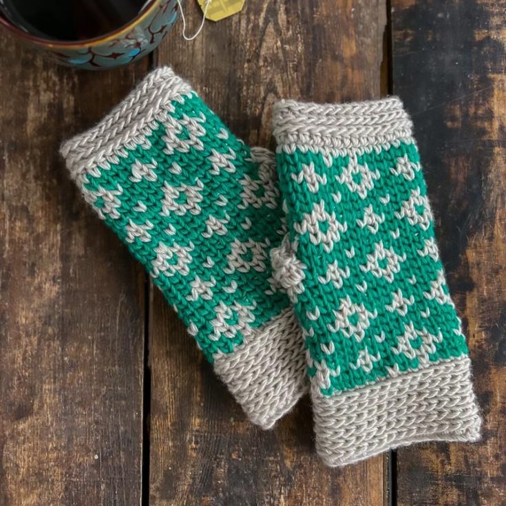 This diamond crochet glove uses the waistcoat stitch, giving it a lovely knit look and making it an excellent stitch for tapestry crochet. This stitch produces a solid fabric and a nice, warm glove. This is an intermediate-level pattern, requiring quite a bit of colorwork.